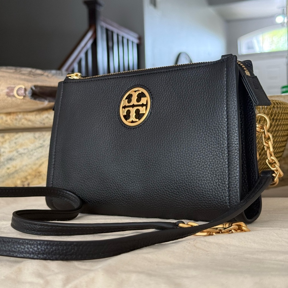 Tory Burch Carson Zip Top Crossbody Black Leather Bag (64887)